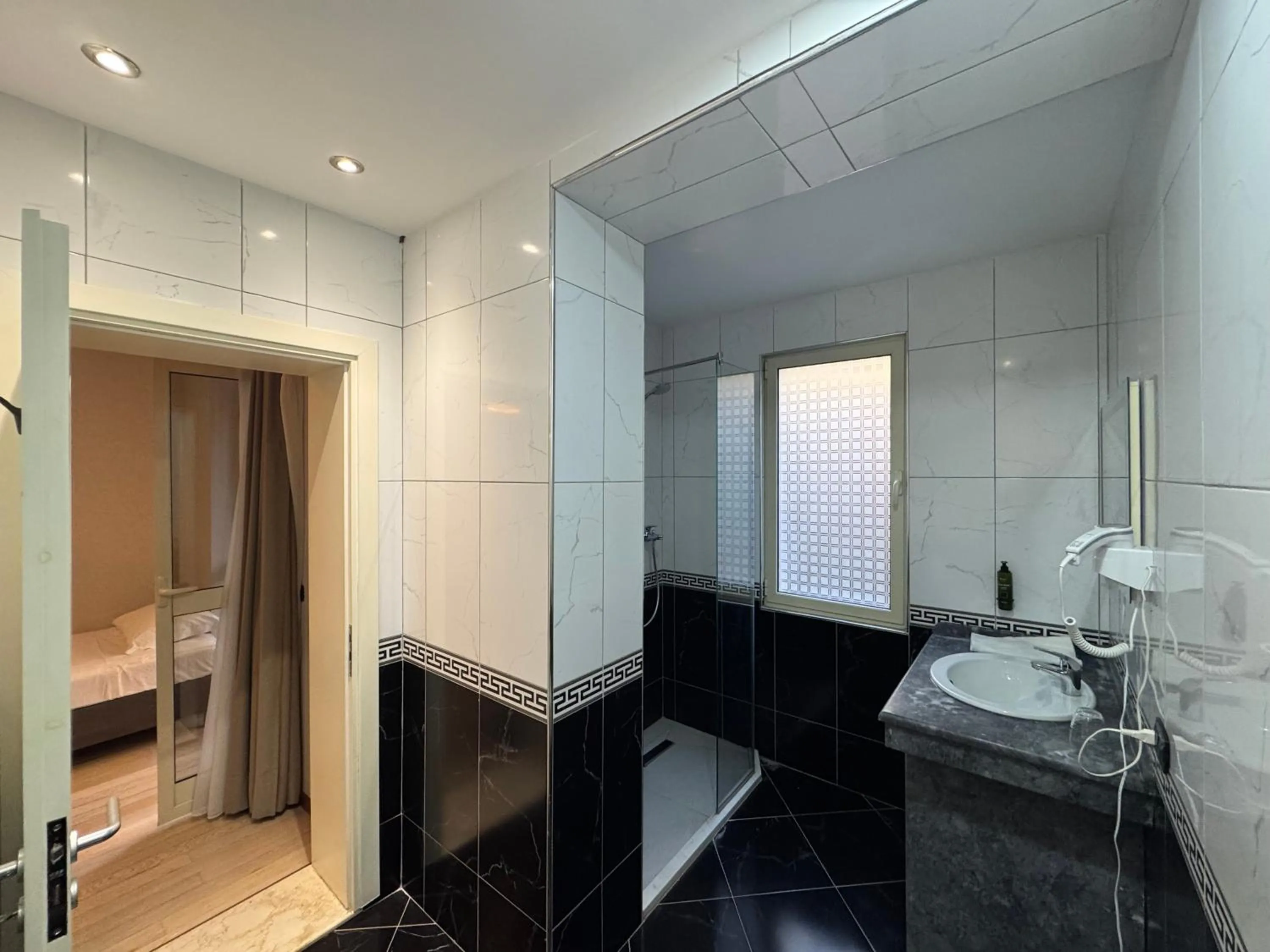 Shower in AMH Hotel Durres