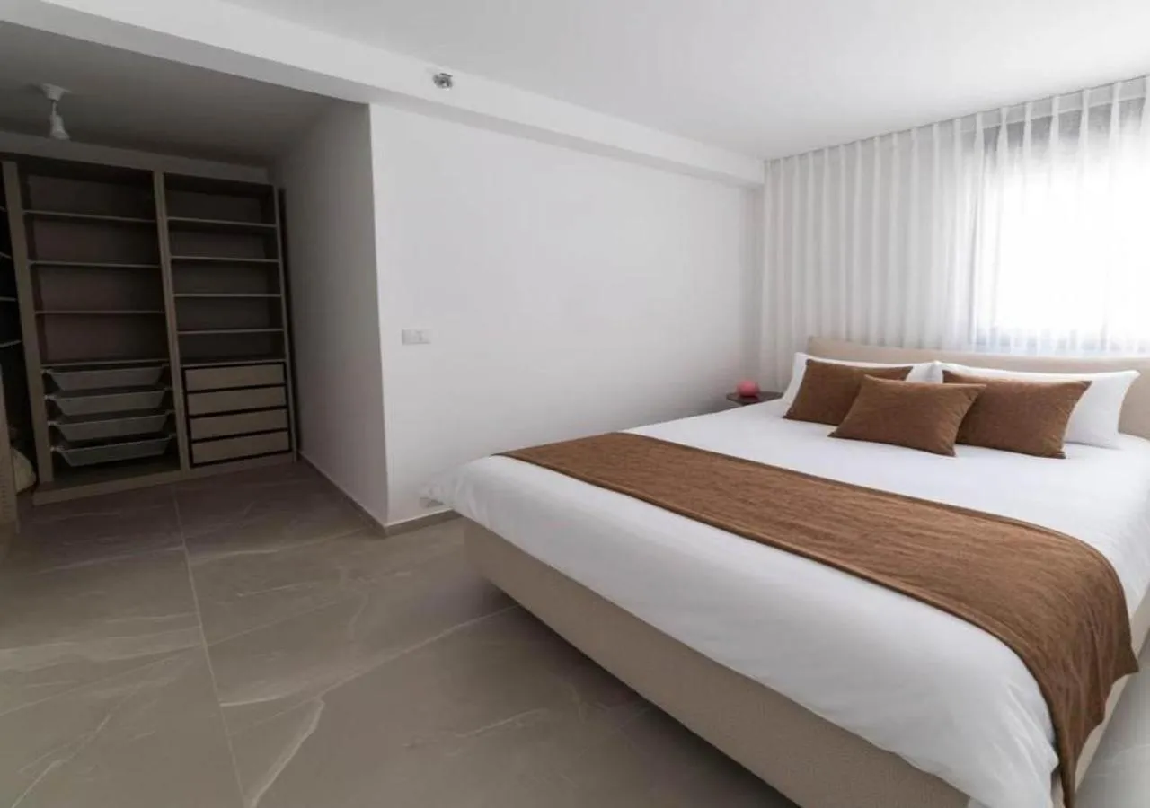 Warm & Modern 2BR by the Sea l Mamad