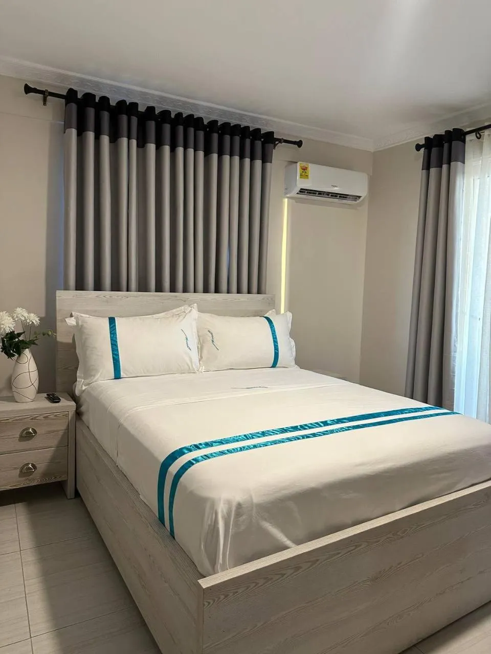 Bed in Mansah Plus Hotel and Apartments