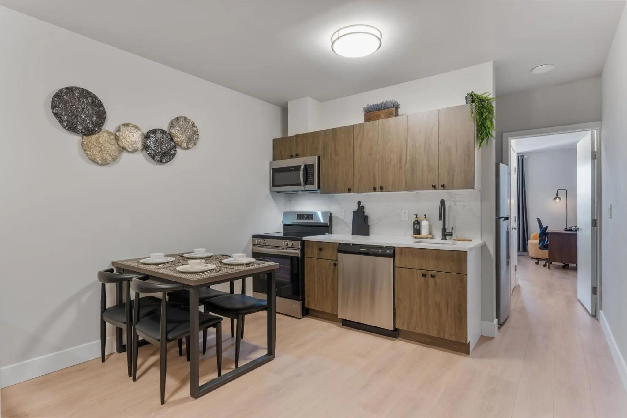 furniture in 4211 Suites