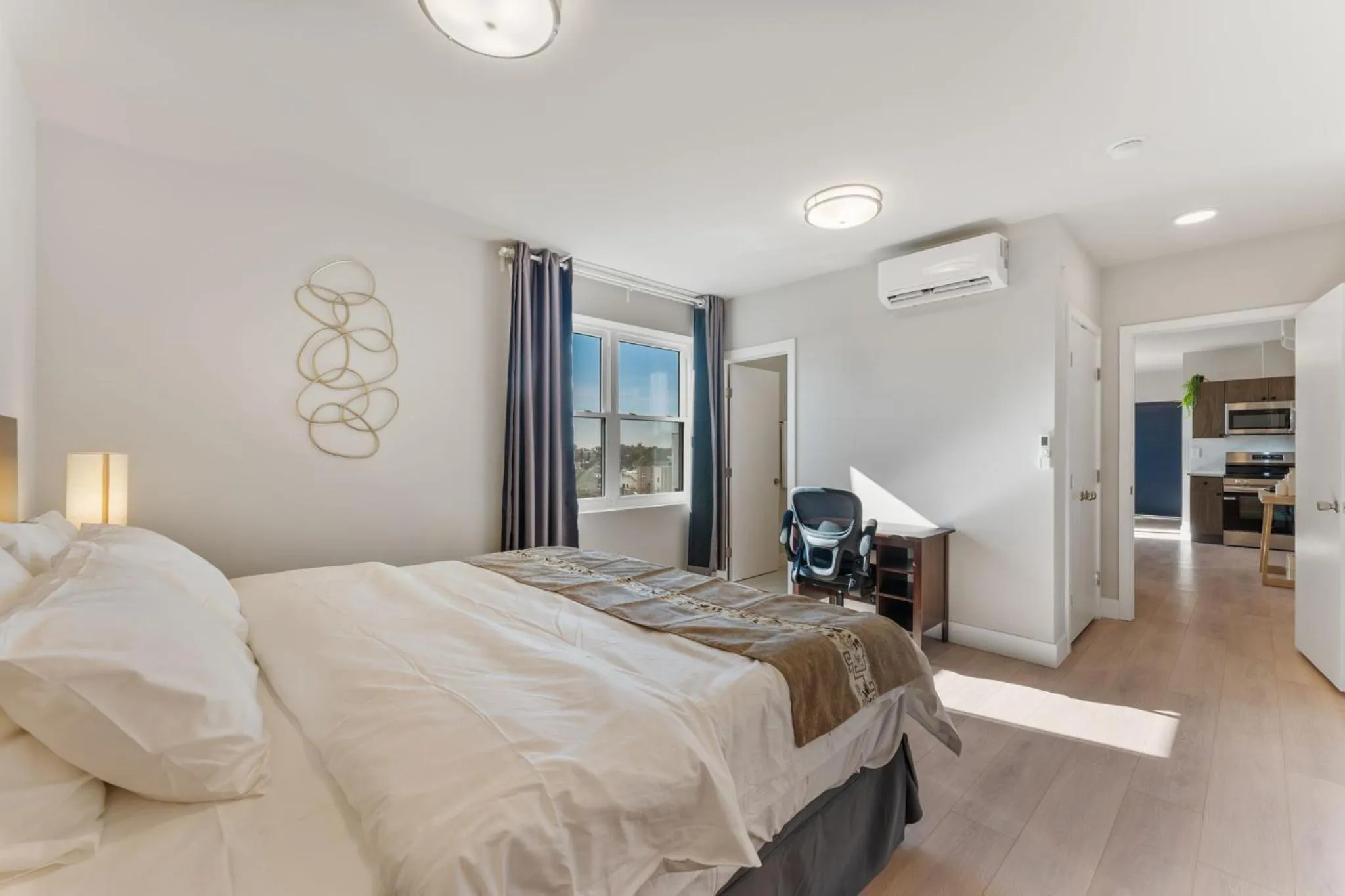 Bedroom, Bed in 4211 Suites