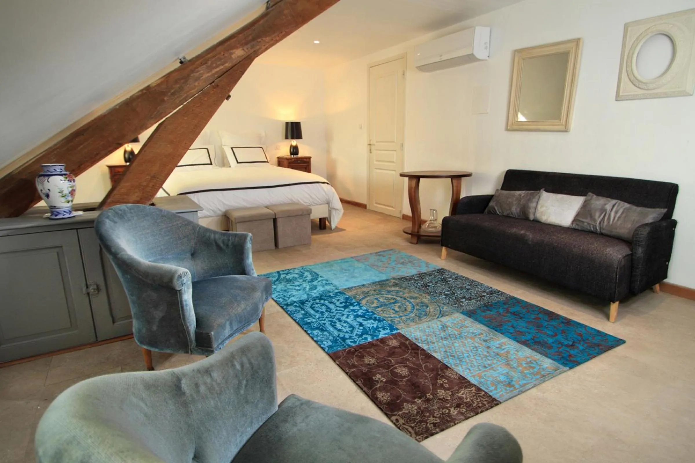 Photo of the whole room in Hôtel SPA Le Miel des Muses