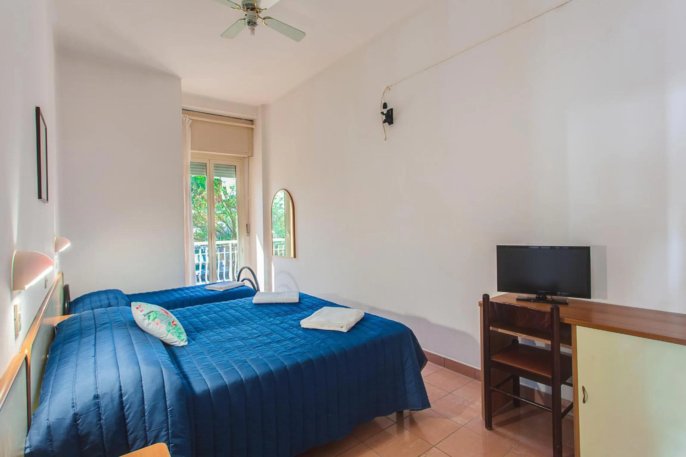 TV and multimedia in Hotel Buenos Aires