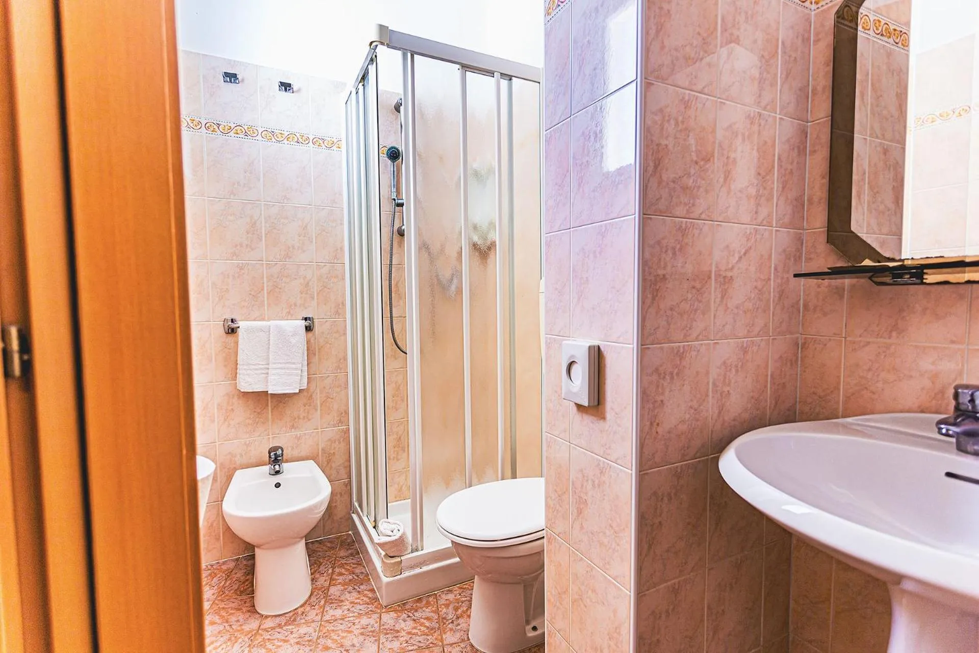 Shower in Hotel Buenos Aires