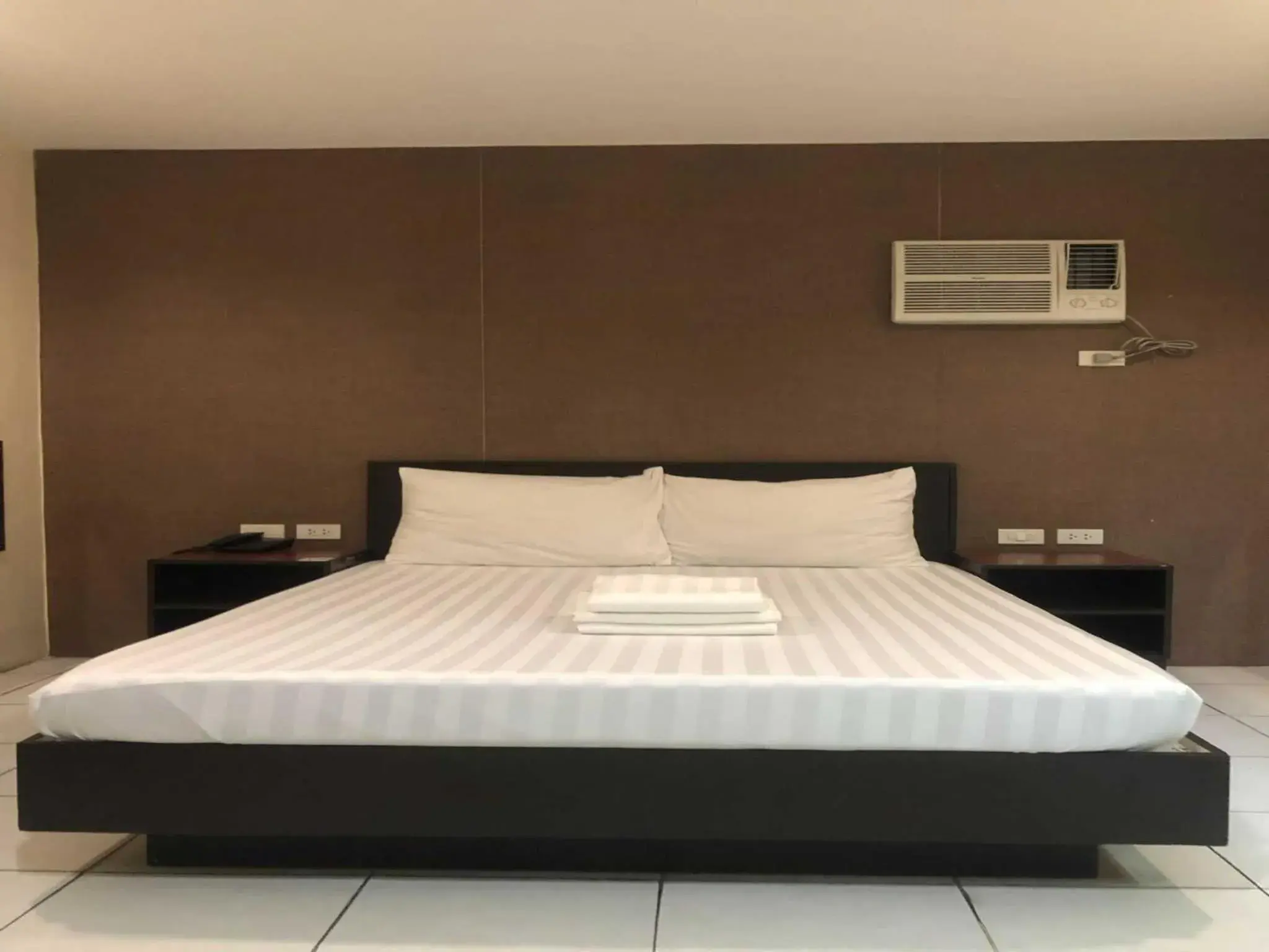 Deluxe Double Room in Camarin Prime Hotel Deluxe Double Room in Camarin Prime Hotel