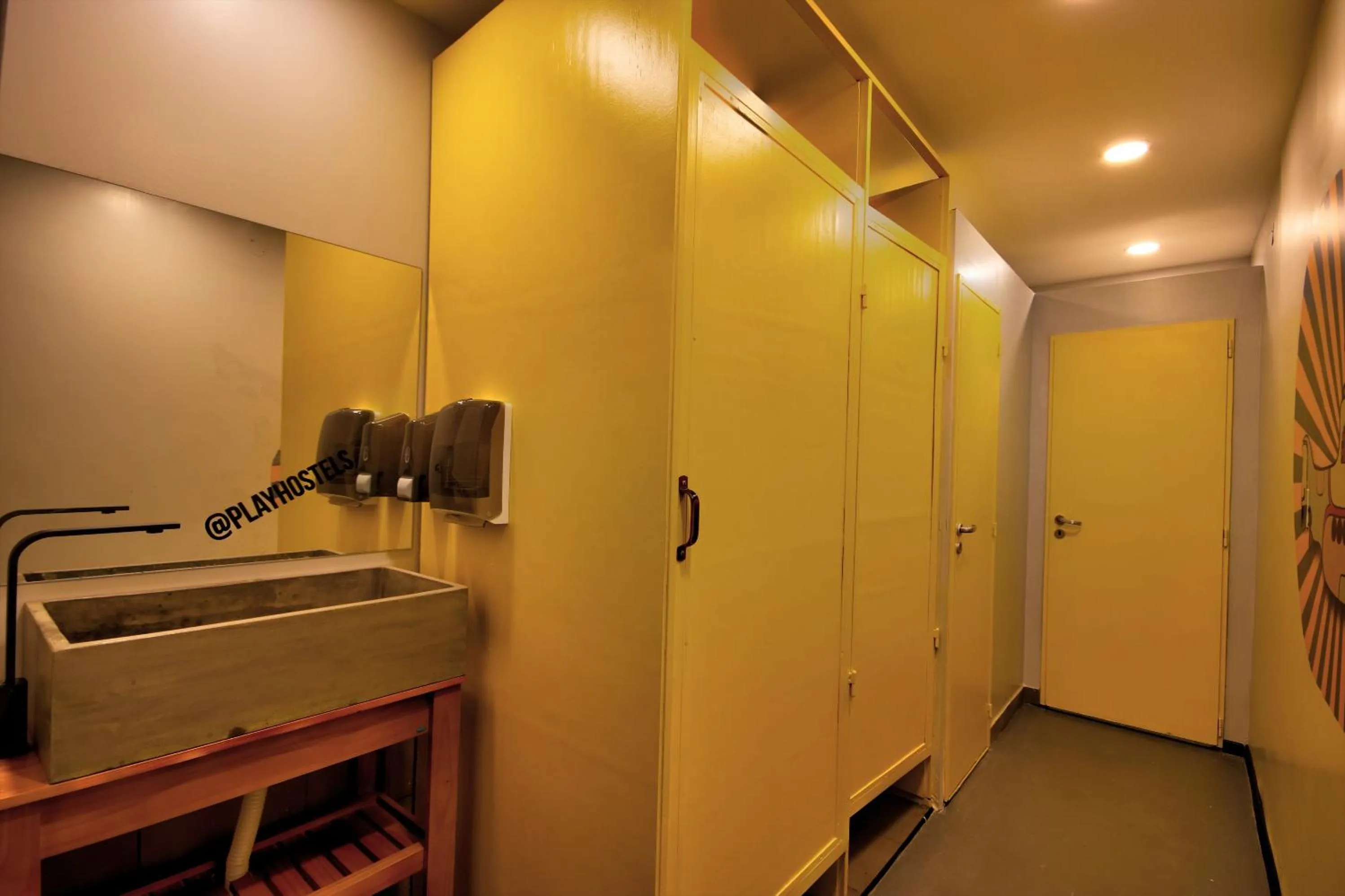 Bathroom in Play Hostel Garden