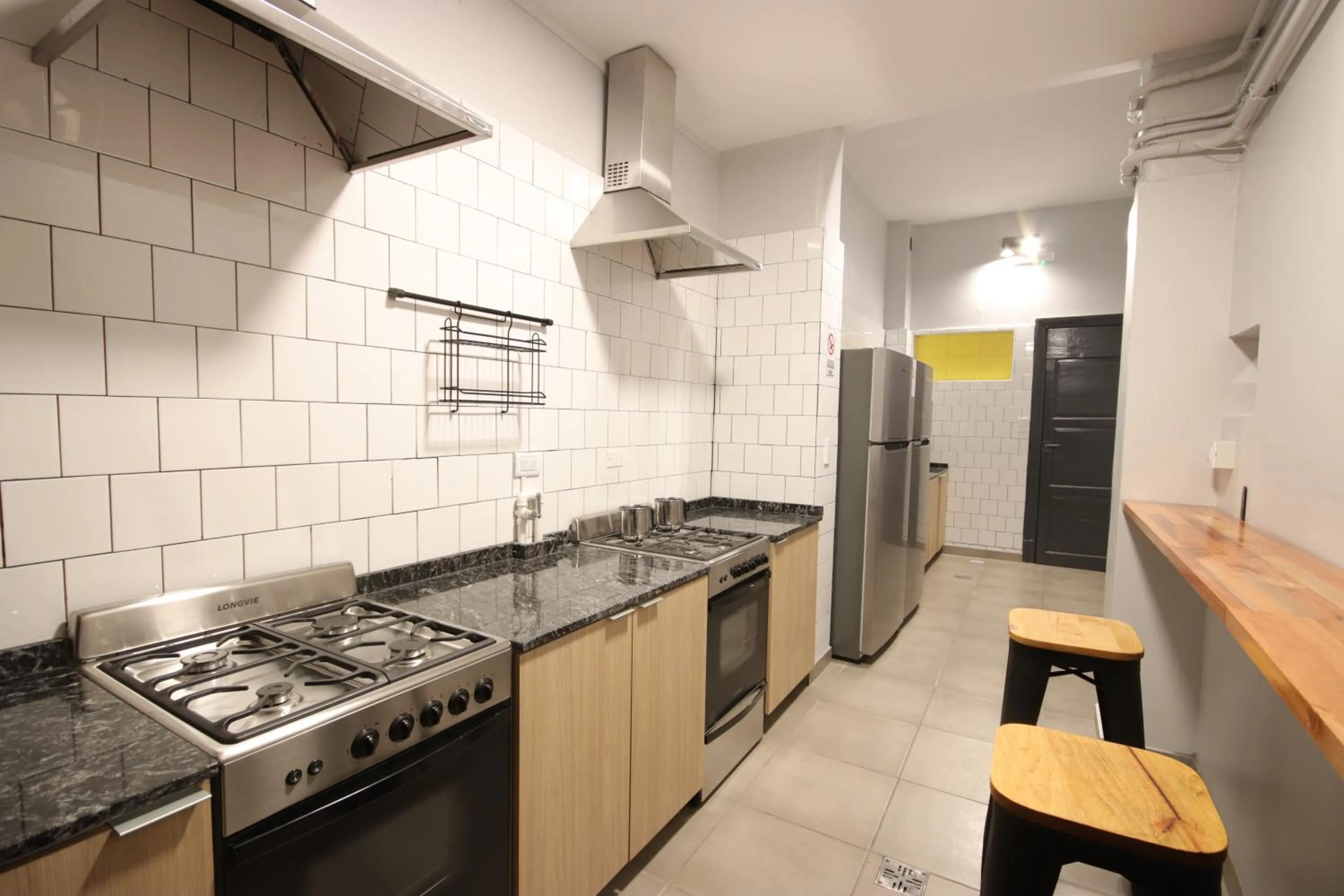 Kitchen or kitchenette in Play Hostel Garden