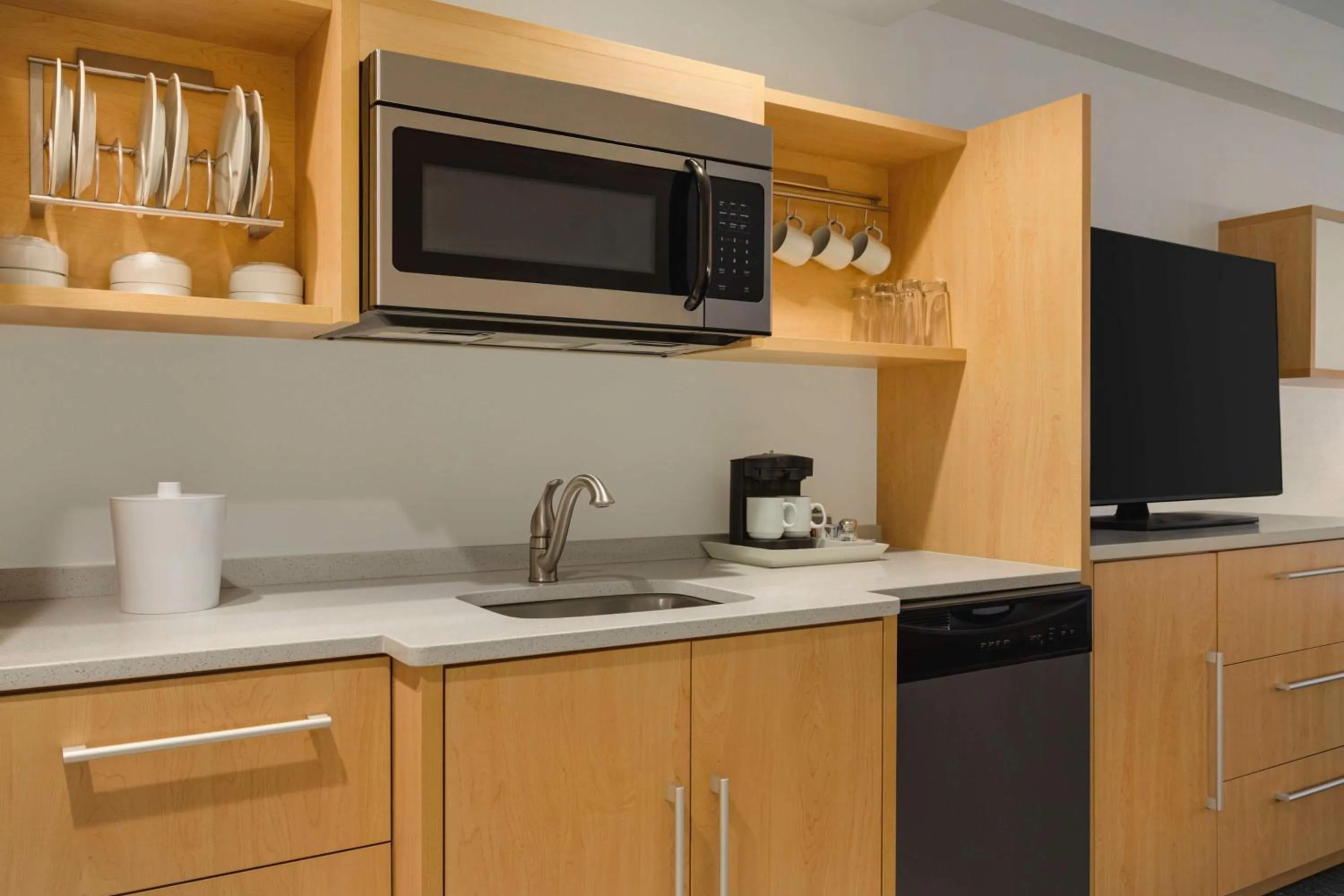 Kitchen or kitchenette in Home2 Suites by Hilton Austin North/Near the Domain, TX