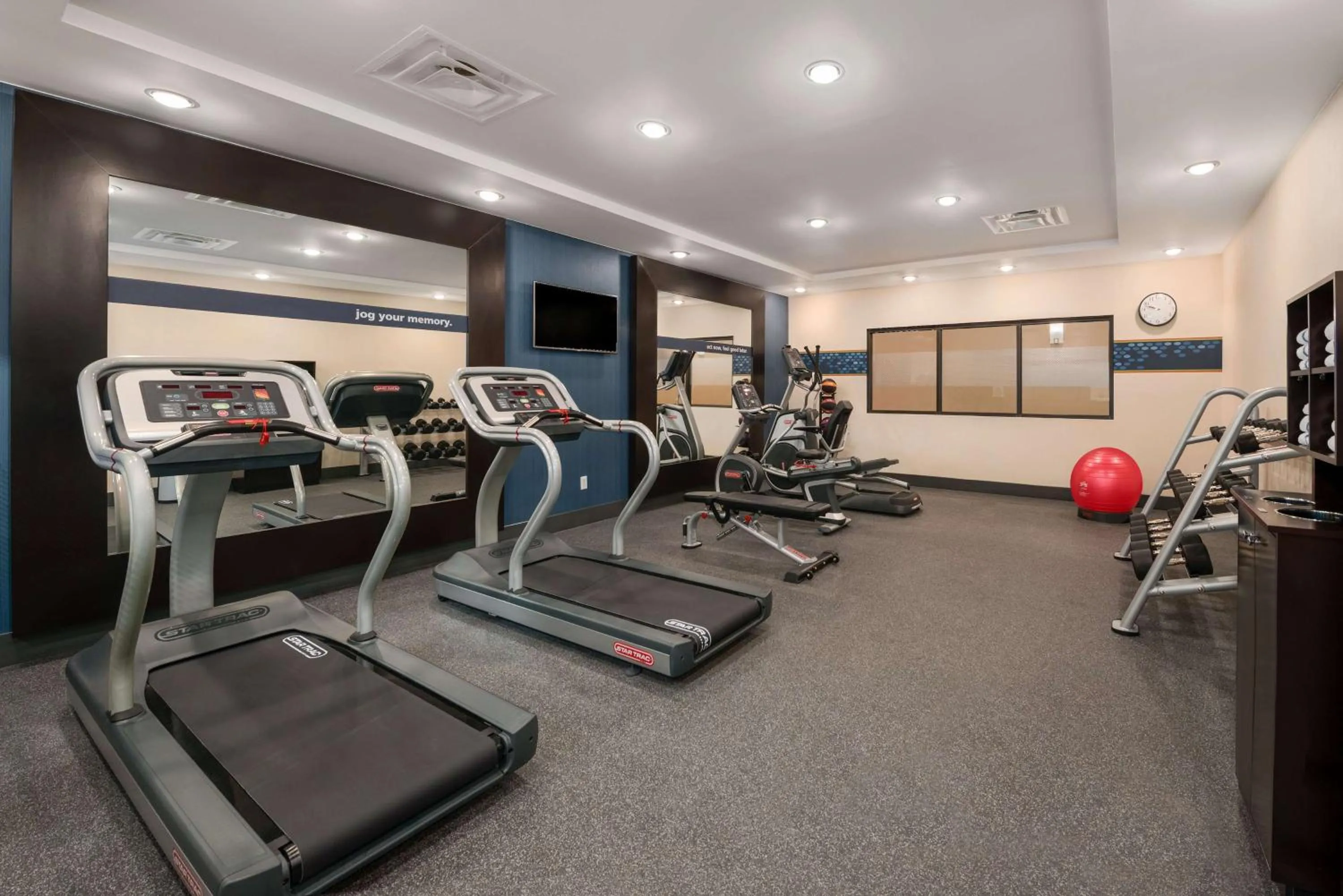 Fitness centre/facilities in Hampton Inn & Suites - Lavonia, GA