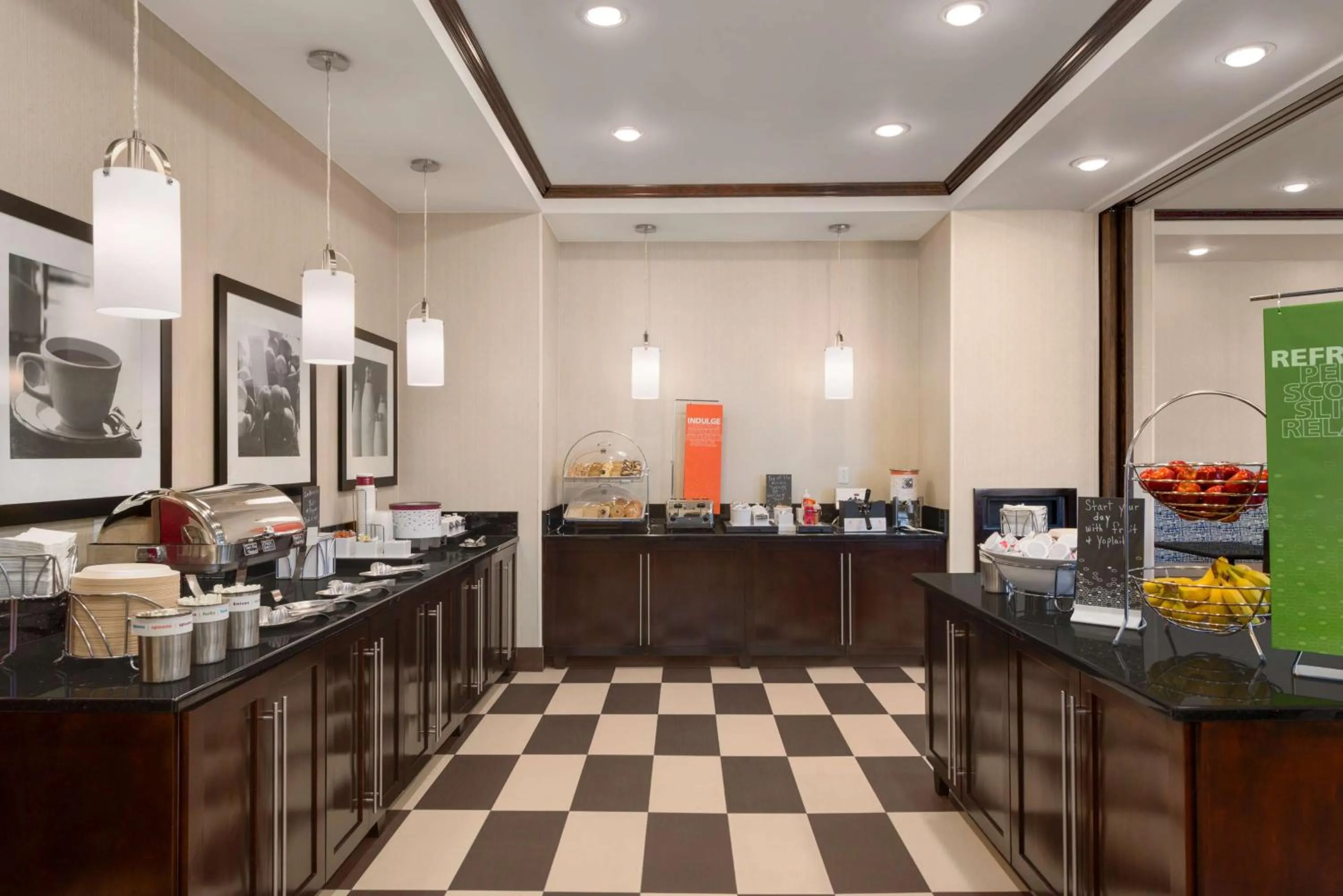 Dining area in Hampton Inn & Suites - Lavonia, GA