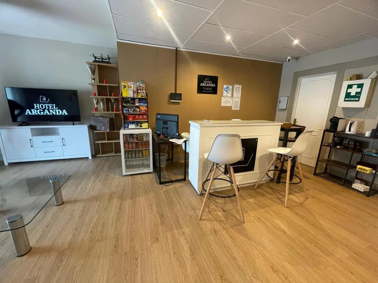 Restaurant/places to eat in Hotel Arganda