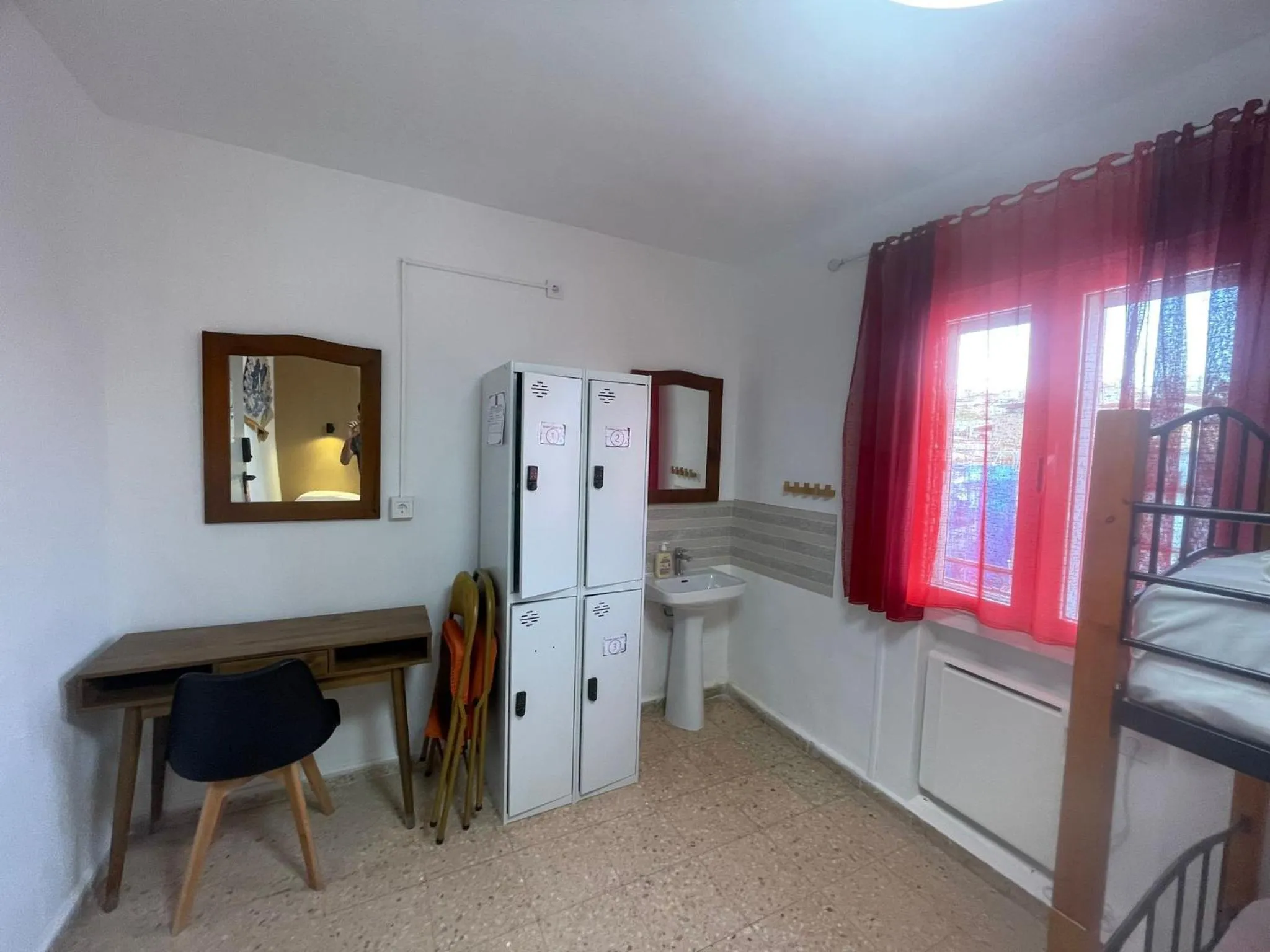 Photo of the whole room in Hotel Arganda