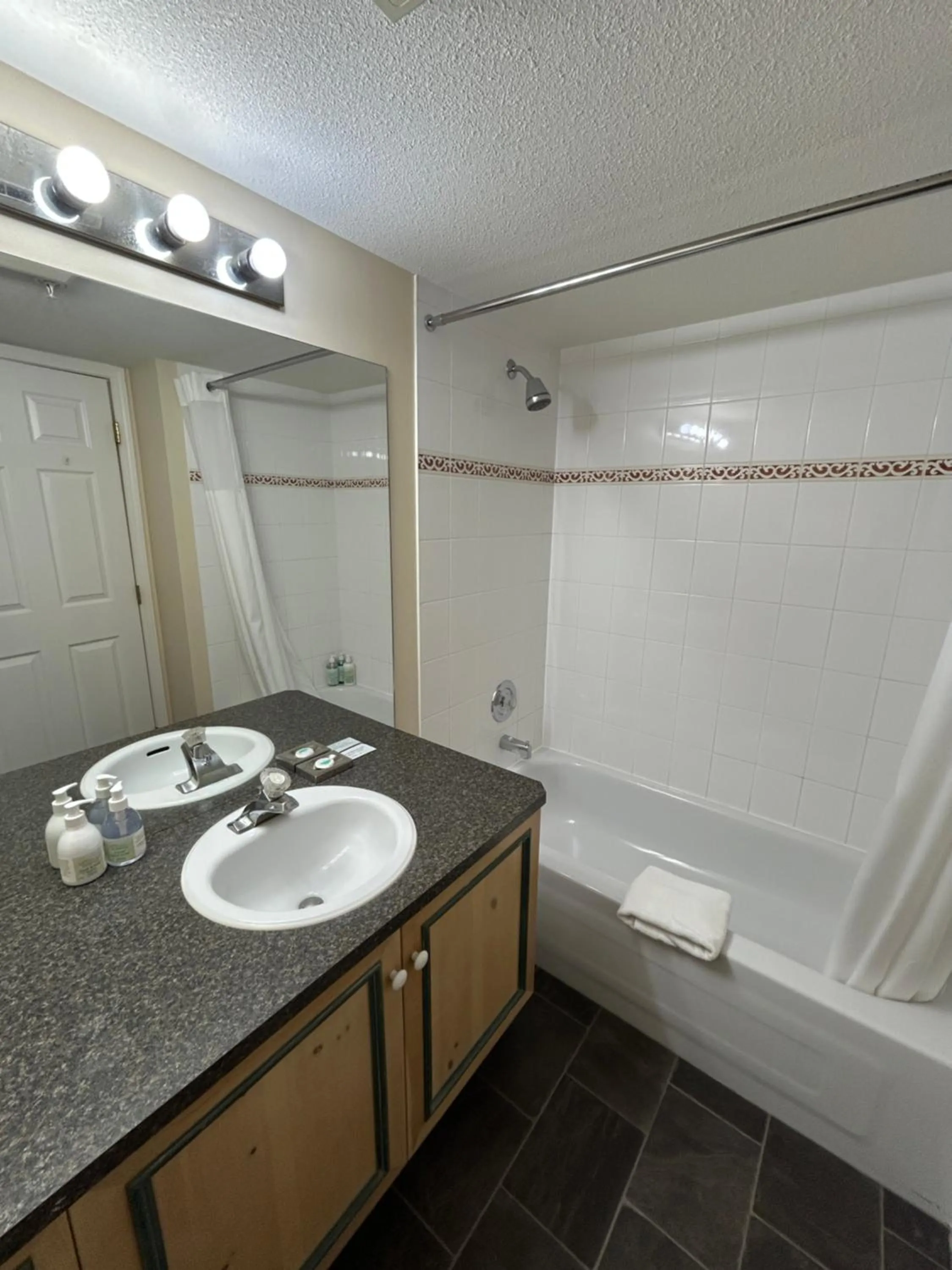 Borgata Lodge Resort