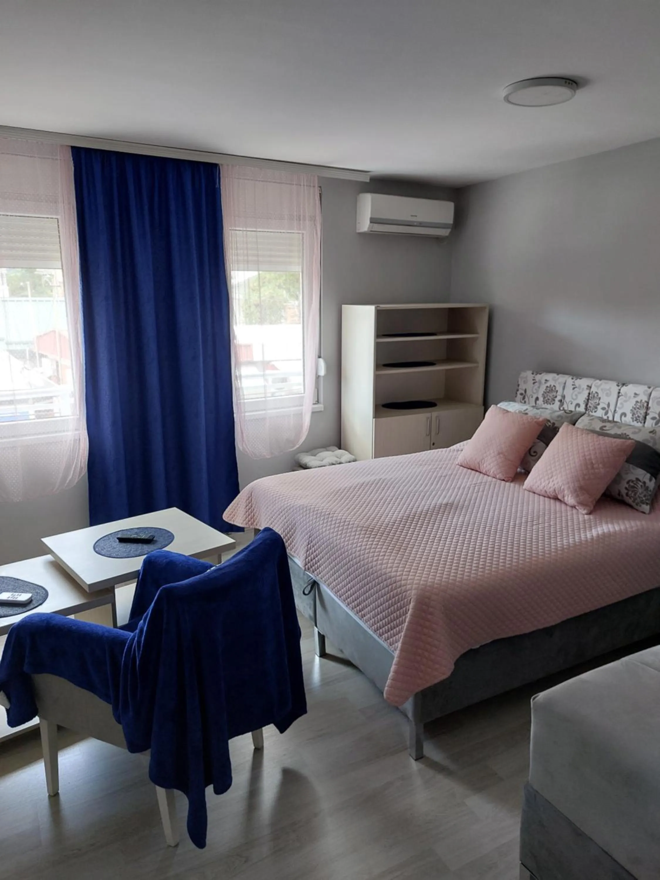 Apartments MIMOZA