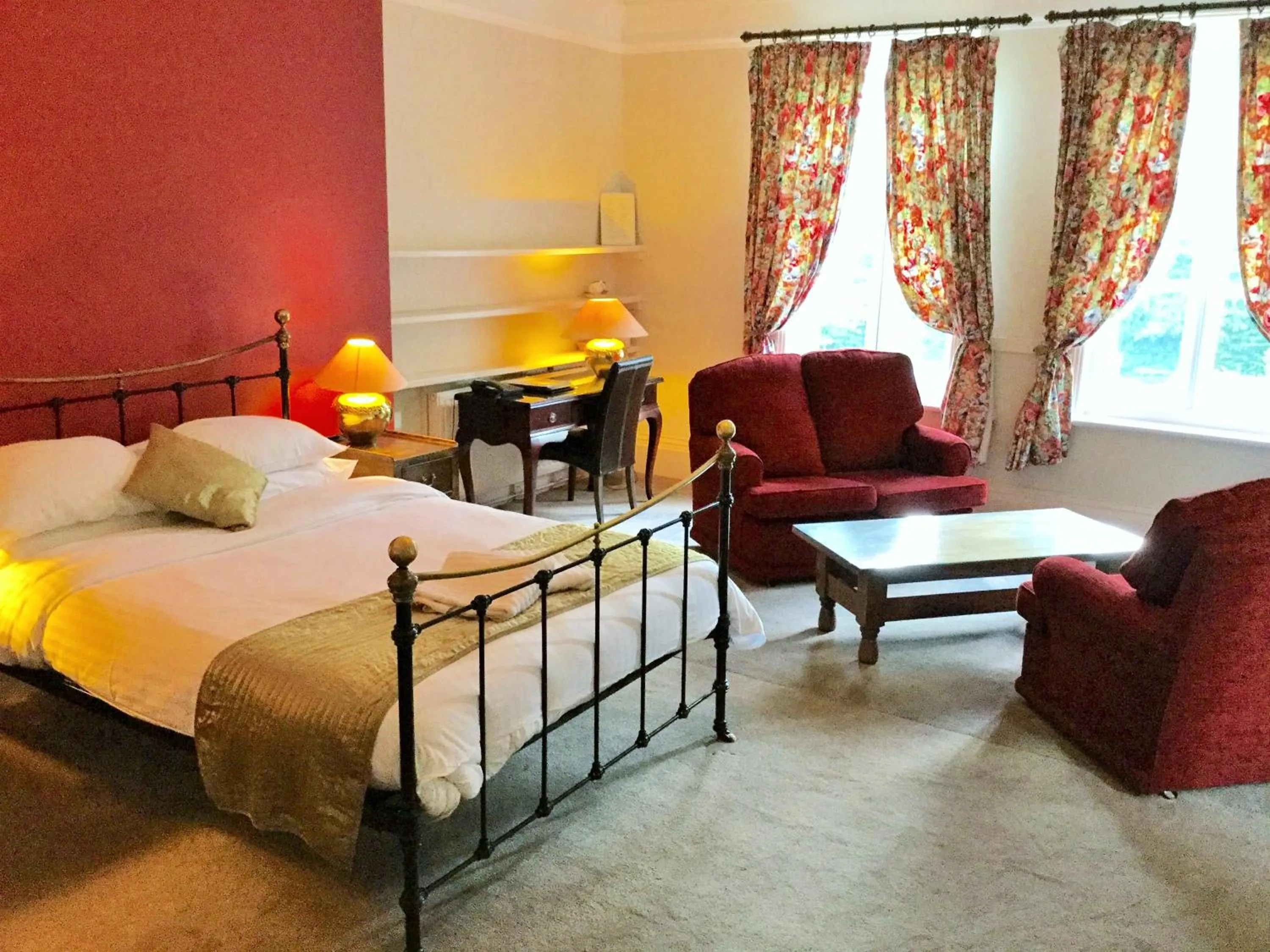 Photo of the whole room, Bed in Heritage Grange at Thurston, Hotel