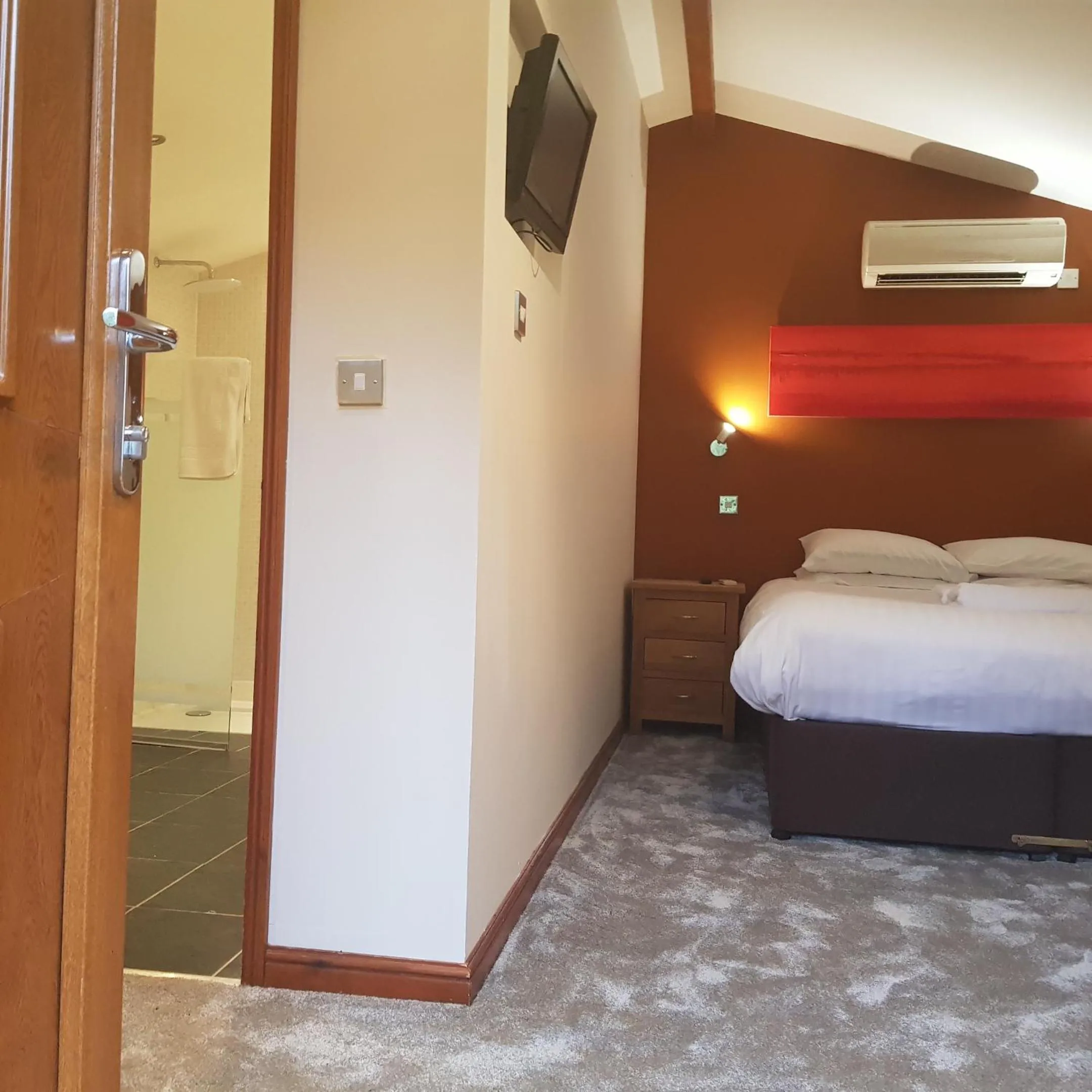 Bed in Heritage Grange at Thurston, Hotel