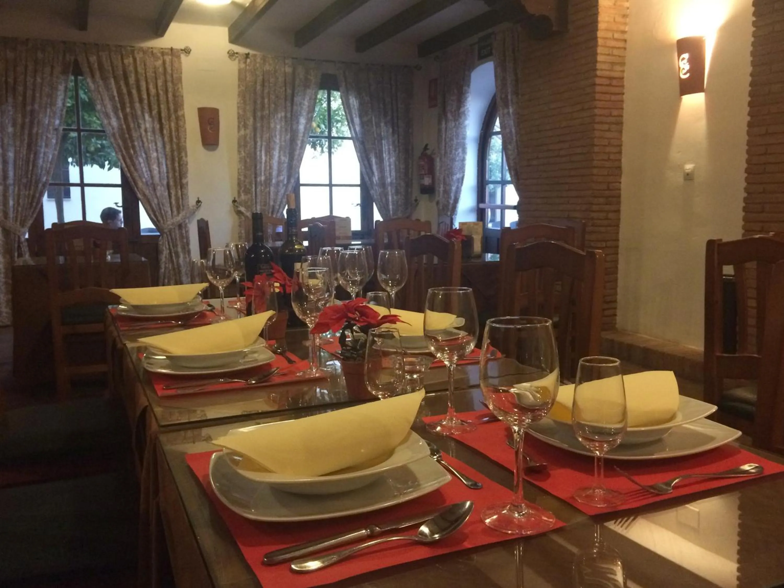 Restaurant/places to eat in Hospedería Convento de Santa Clara