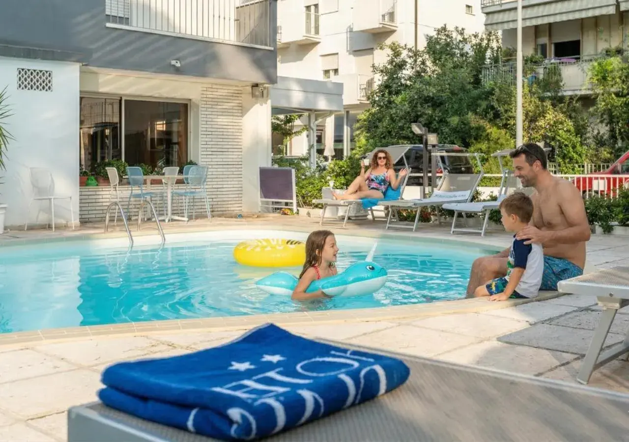 Hotel Consul Dipendenza "la Plata" con piscina Hotel Consul Dipendenza "la Plata" con piscina