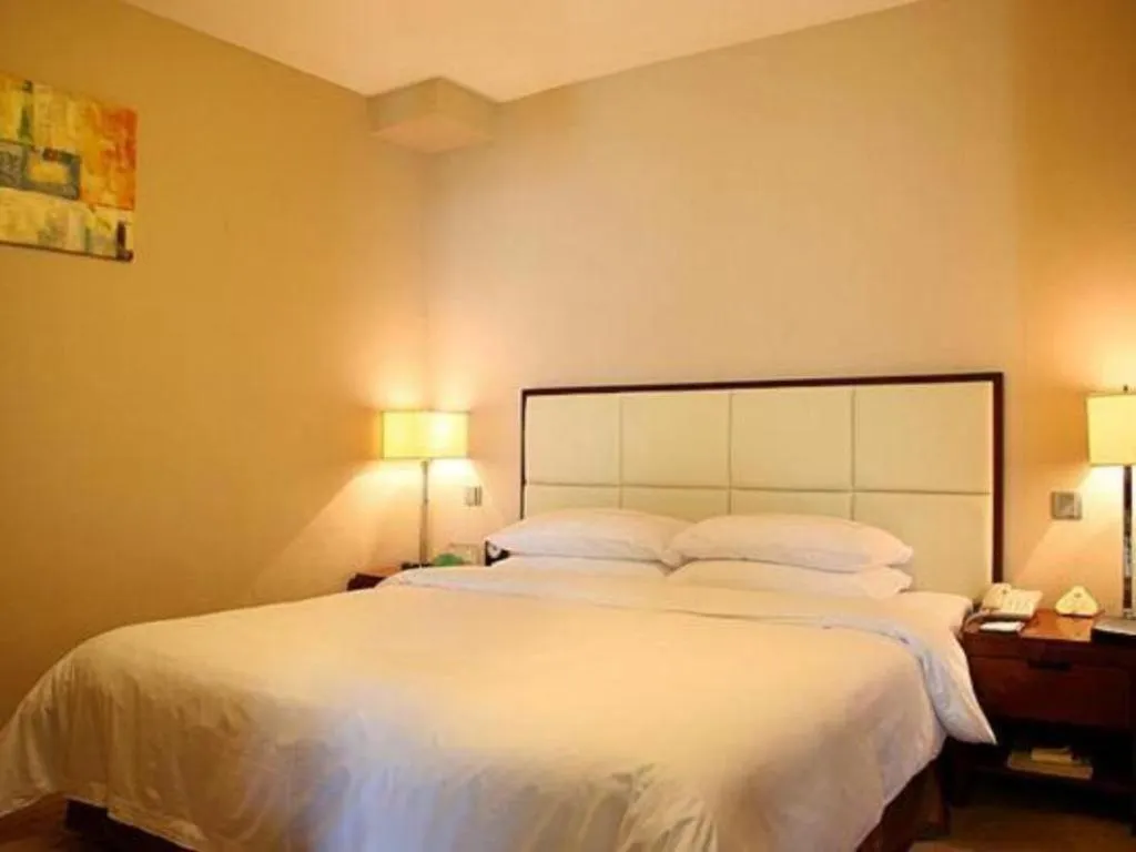 Bed in Xiamen Fortune Hotel