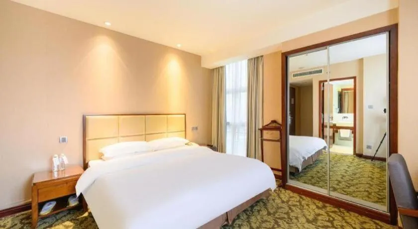 Bed in Xiamen Fortune Hotel