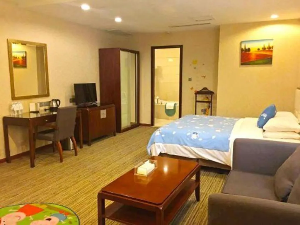 Bed in Xiamen Fortune Hotel