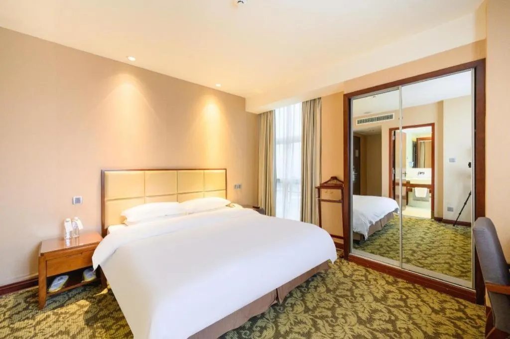 Bed in Xiamen Fortune Hotel