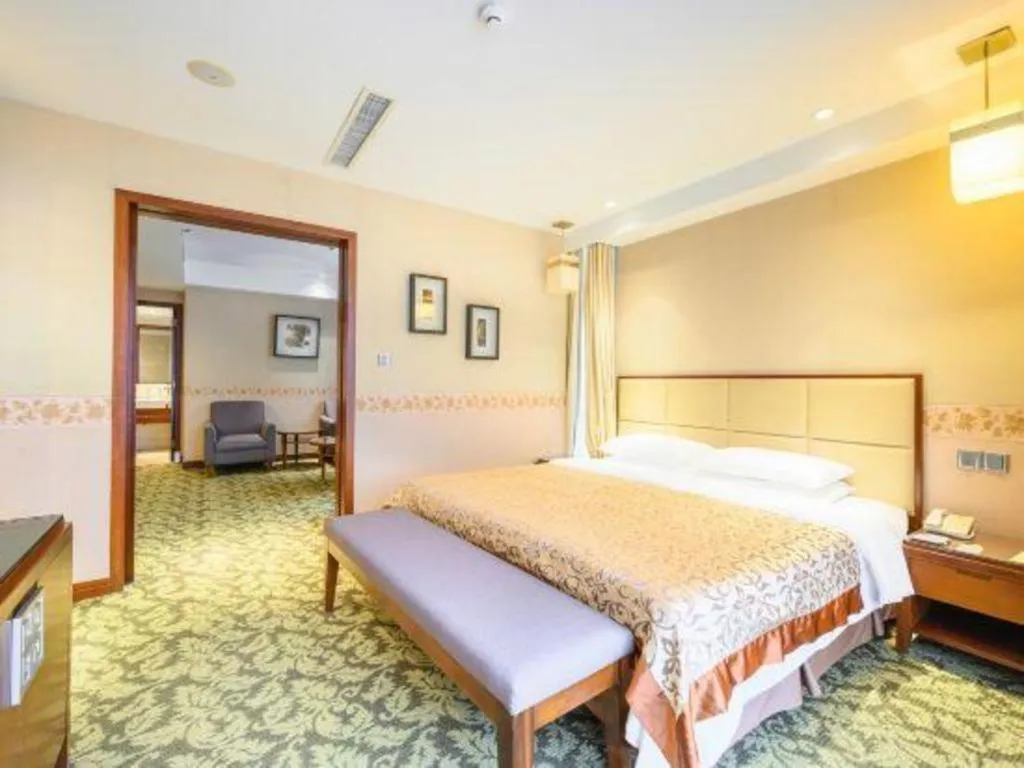 Bed in Xiamen Fortune Hotel