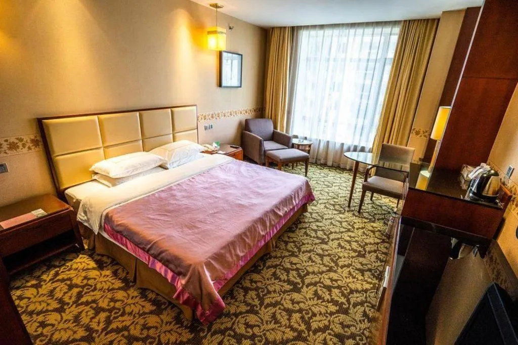 Bed in Xiamen Fortune Hotel