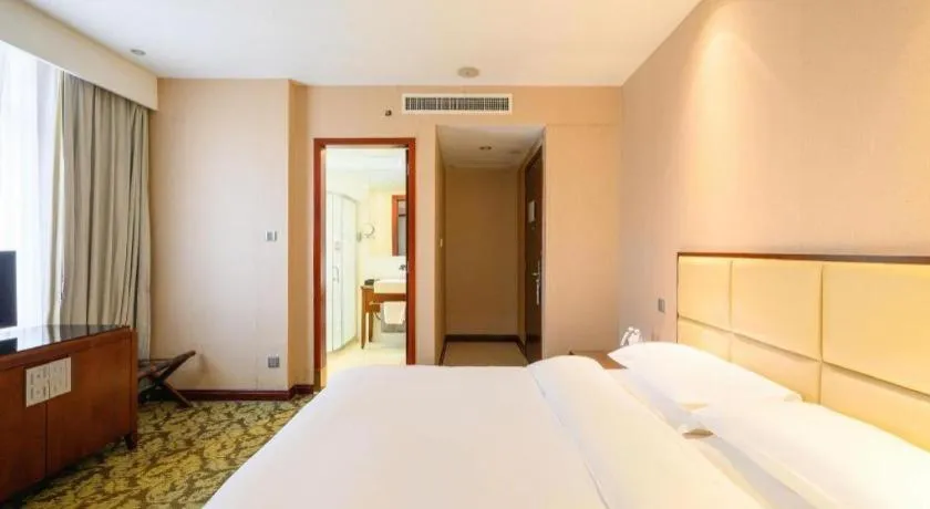 Bed in Xiamen Fortune Hotel