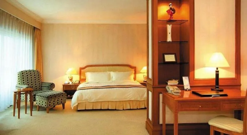 Bed in Dalian Zhongshan Hotel