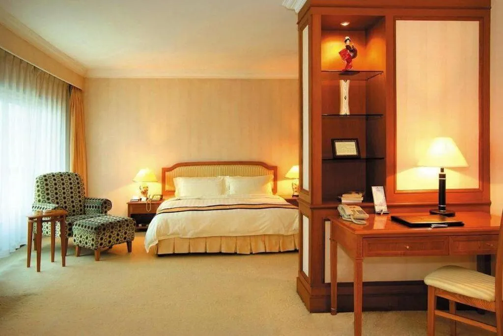 Bed in Dalian Zhongshan Hotel