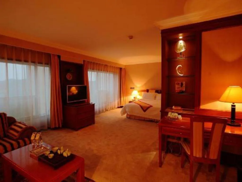 Bed in Dalian Zhongshan Hotel