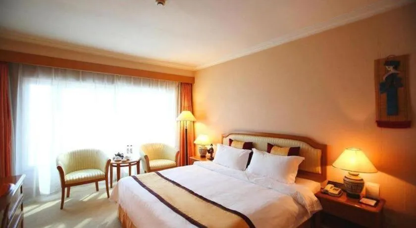 Bed in Dalian Zhongshan Hotel