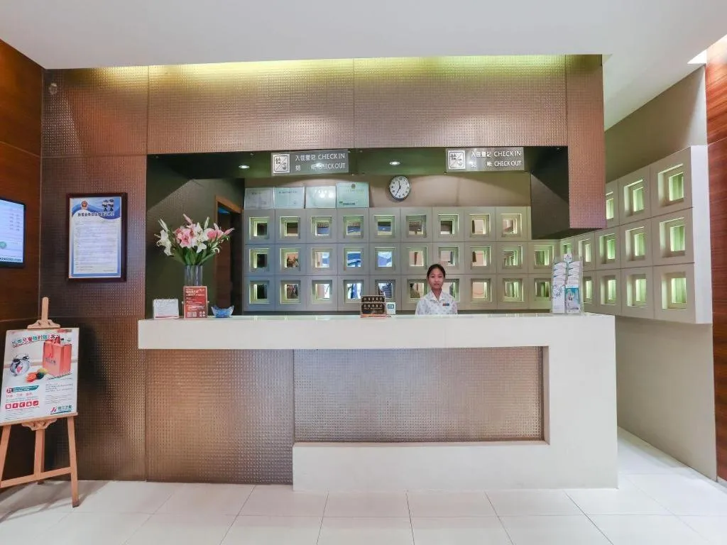 Jinjiang Inn Shanghai Minsheng Road Metro Station