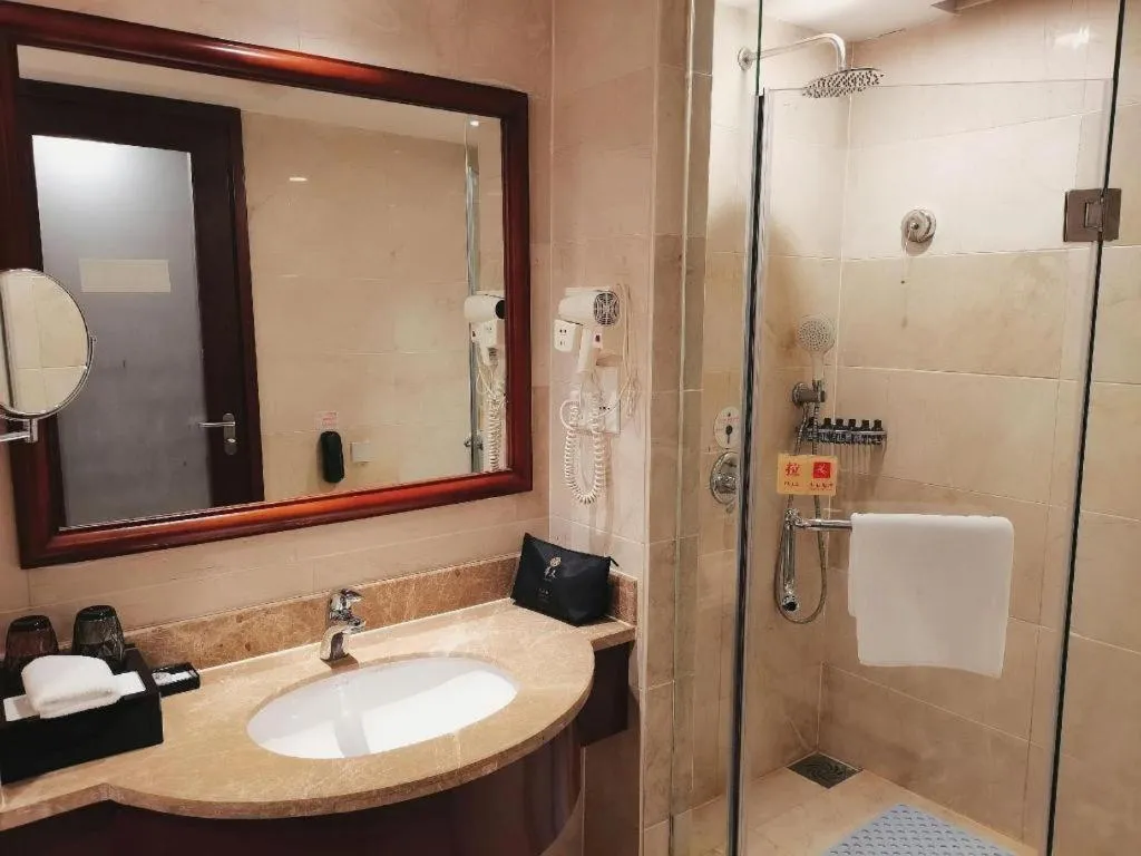 Yiyang Huatian Hotel