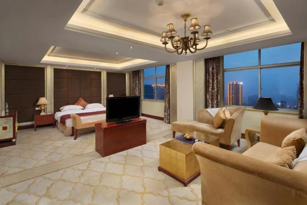 Bed in Yiyang Huatian Hotel