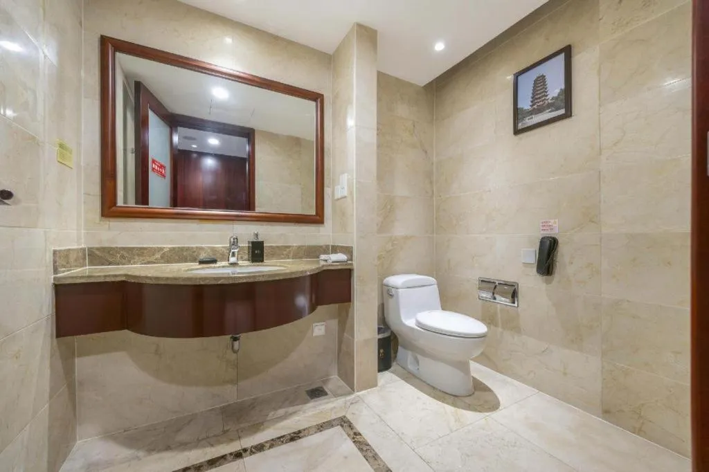 Yiyang Huatian Hotel