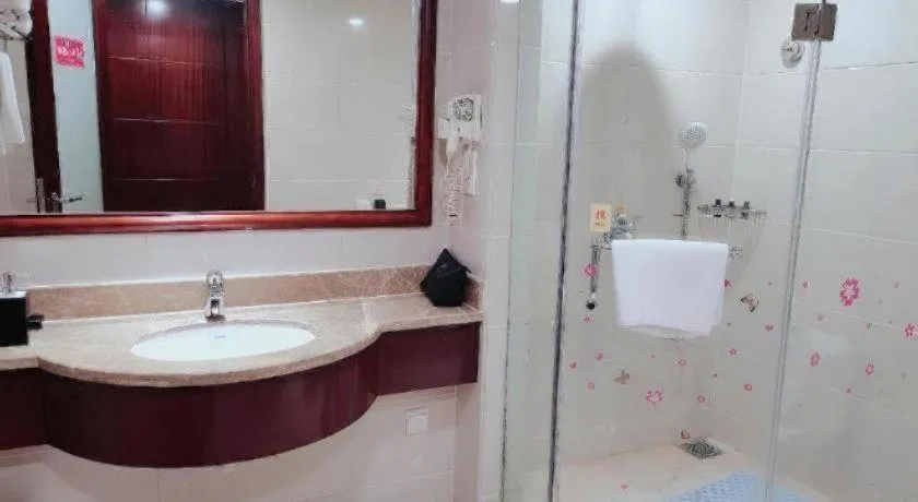 Yiyang Huatian Hotel