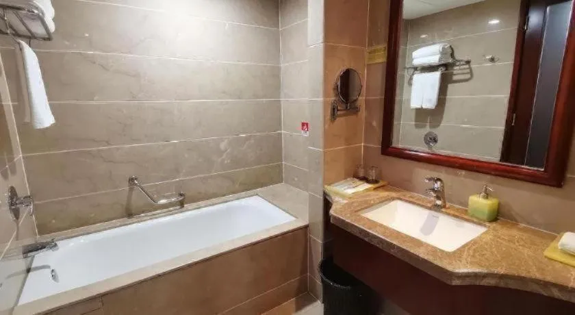 Yiyang Huatian Hotel