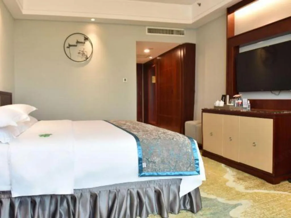 Bed in Yiyang Huatian Hotel