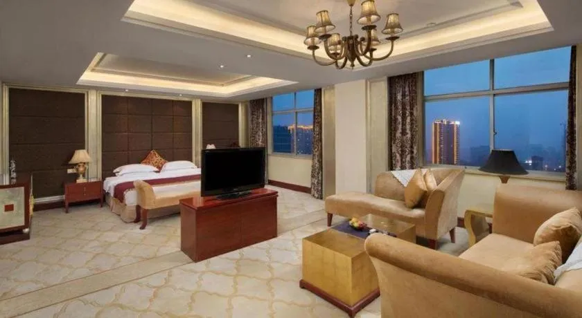 Bed in Yiyang Huatian Hotel