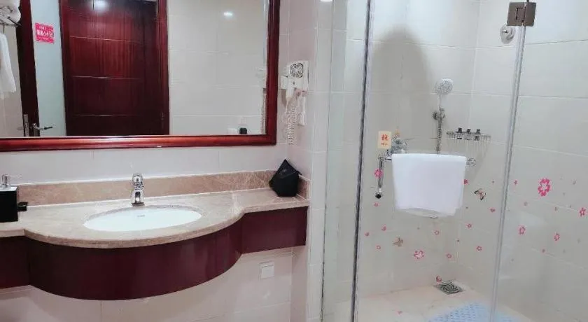 Yiyang Huatian Hotel