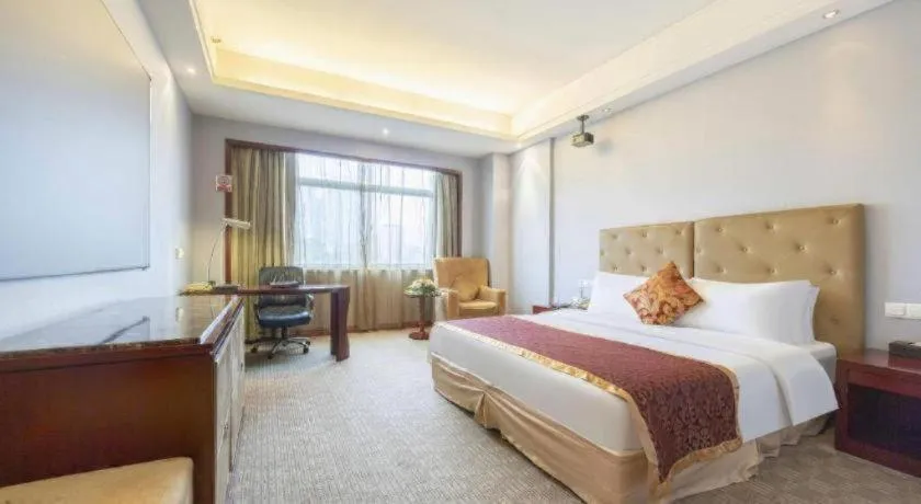 Bed in Yiyang Huatian Hotel