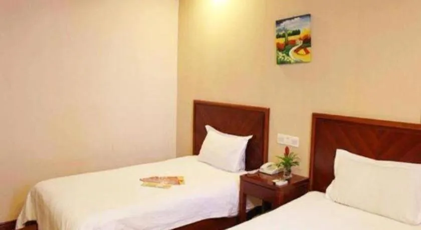 Bed in GreenTree Inn Shanghai Gongkang Road Branch