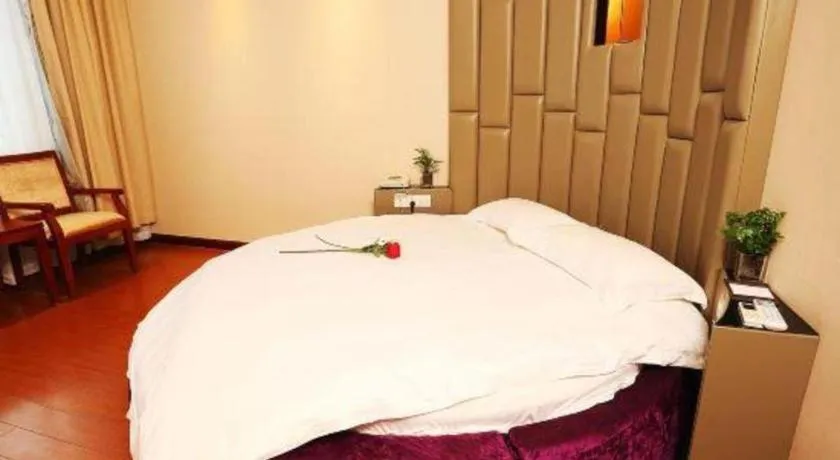 Bed in GreenTree Inn Shanghai Gongkang Road Branch