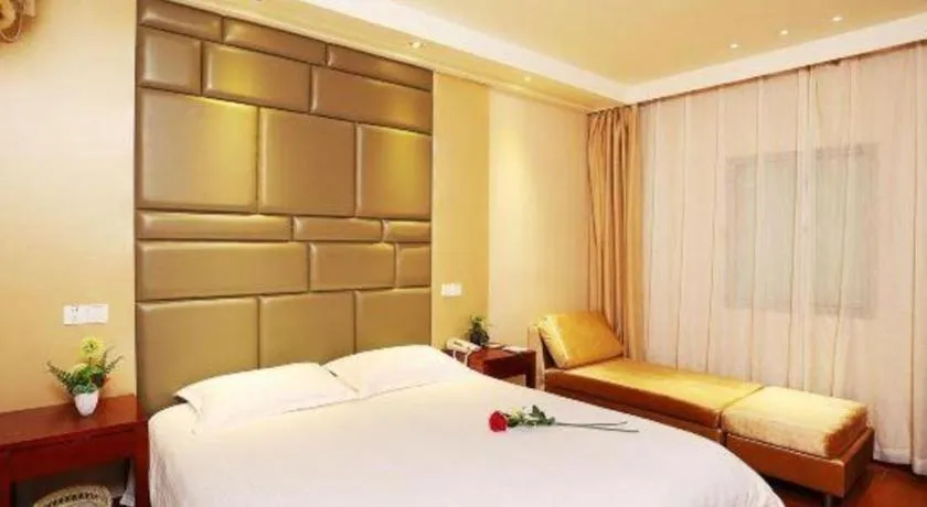 Bed in GreenTree Inn Shanghai Gongkang Road Branch