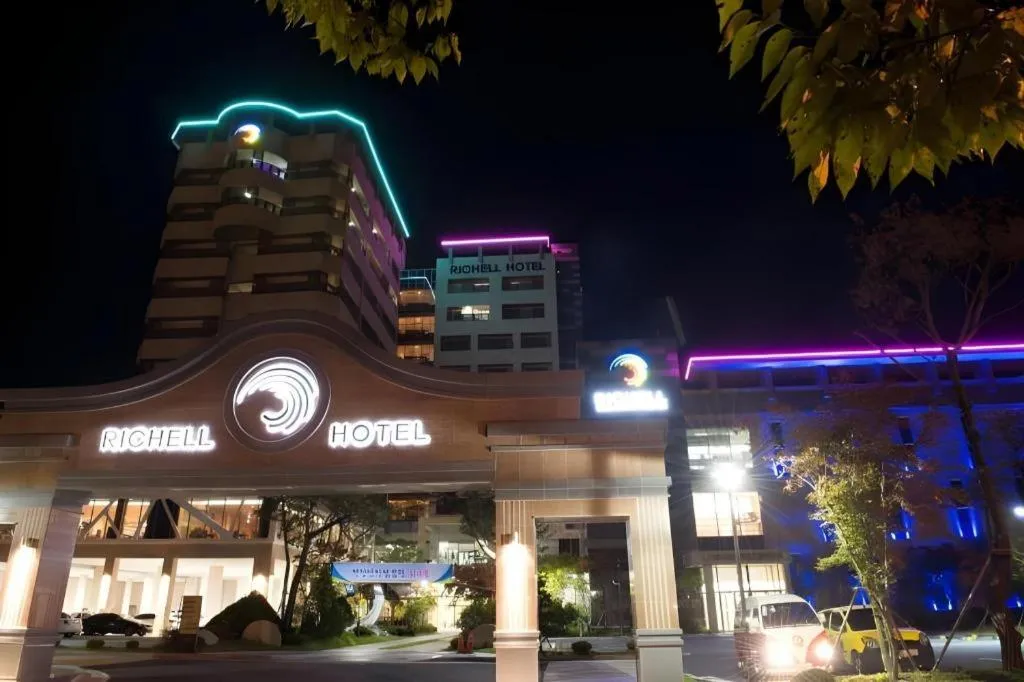 Richell Hotel