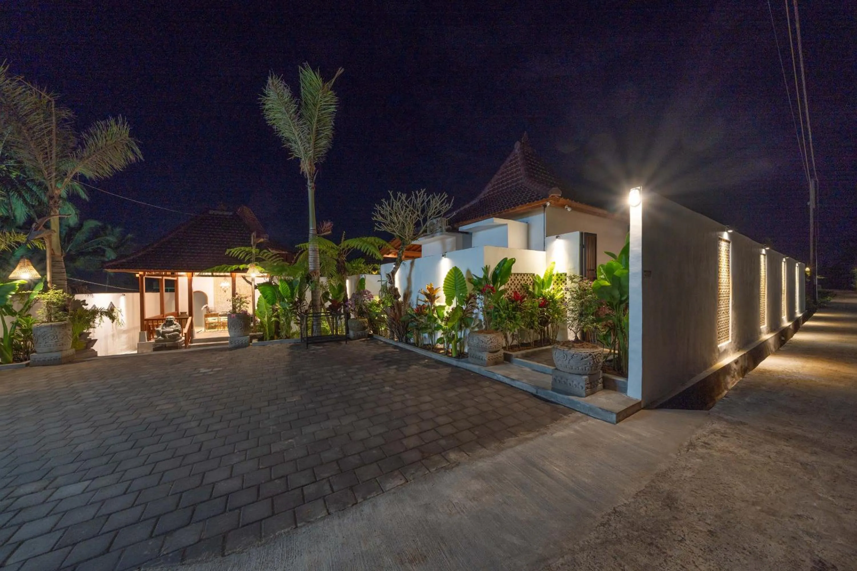 Parking in Maddu Suites