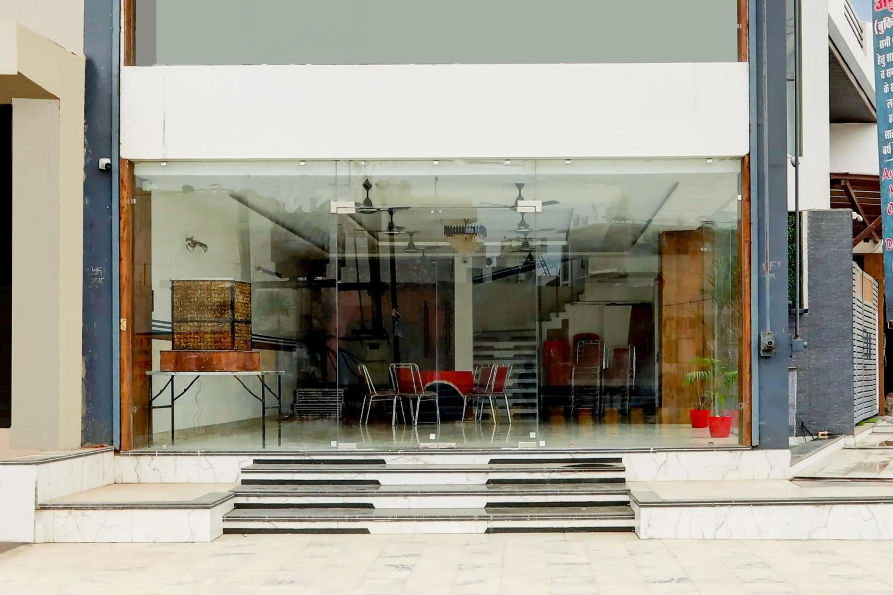 Facade/entrance in HOTEL O ANUSHTHAN