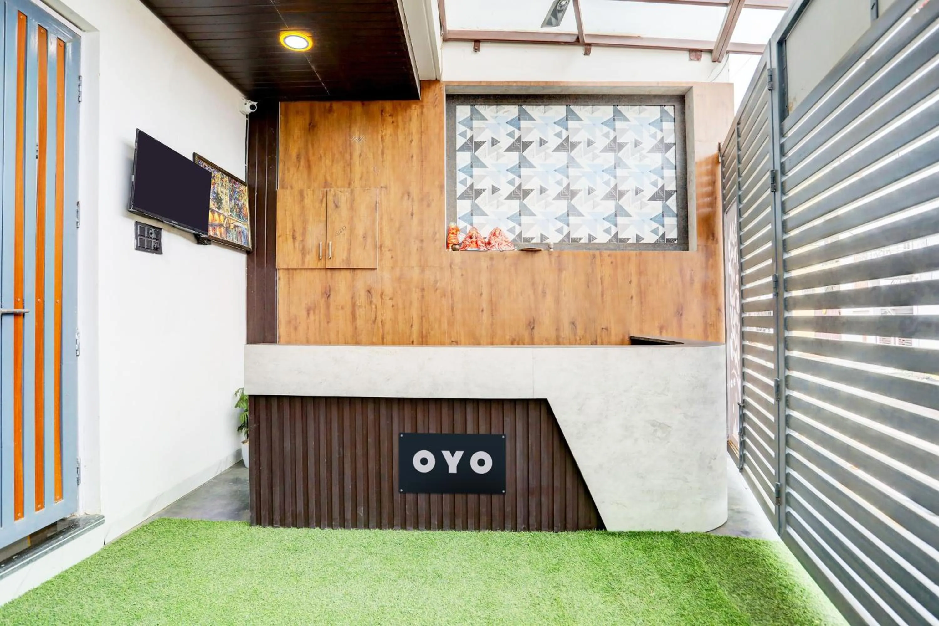 Lobby or reception in HOTEL O ANUSHTHAN